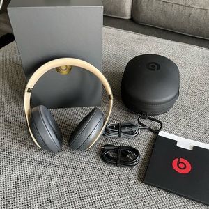 Beats Studio3 Wireless headphones